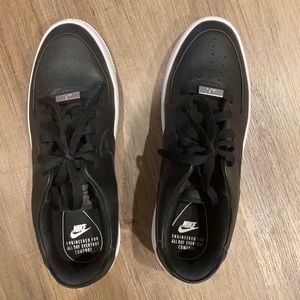 Nike women’s Air Force 1 Sage Low Black Leather size 10